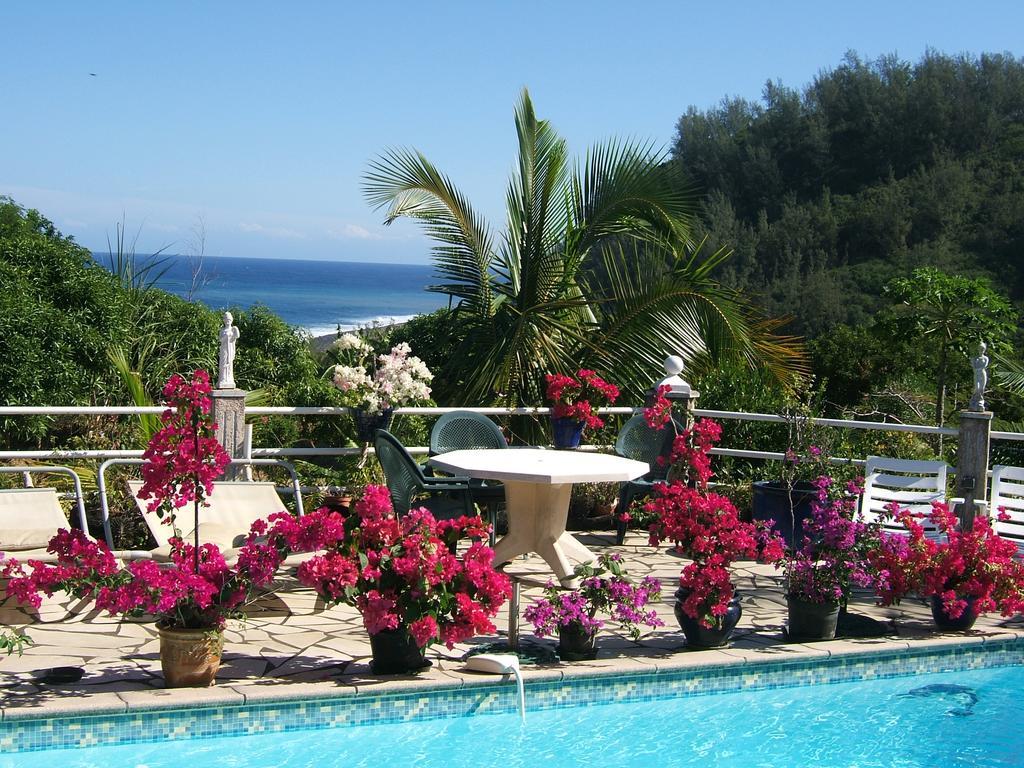 Holiday Home La Caverne Des Hirondelles Saint-Joseph Bagian luar foto
